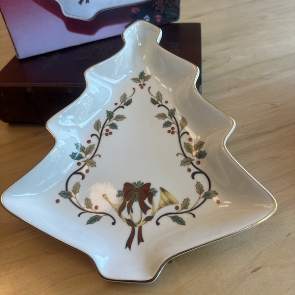 Mikasa Porcelain 8" Holiday Christmas Tree Candy Dish GOLD NIB  Trinket Holiday - Picture 2 of 7